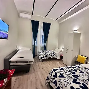  Hostel Holidays
